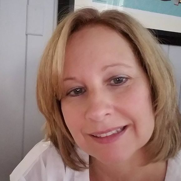 Meet your Posher, Gina - Picture 1 of 1